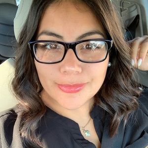 Meet your Posher, Andrea